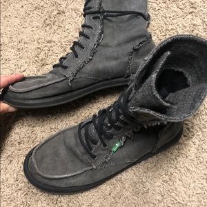 Sanuk boots